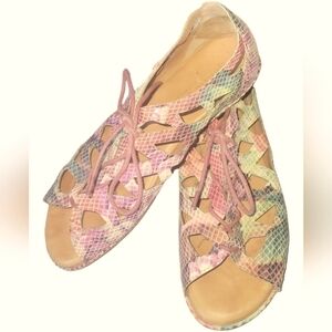 Gentle Souls Betsy Embossed Leather Open Toes Adjustable Lace Strap Sz 8